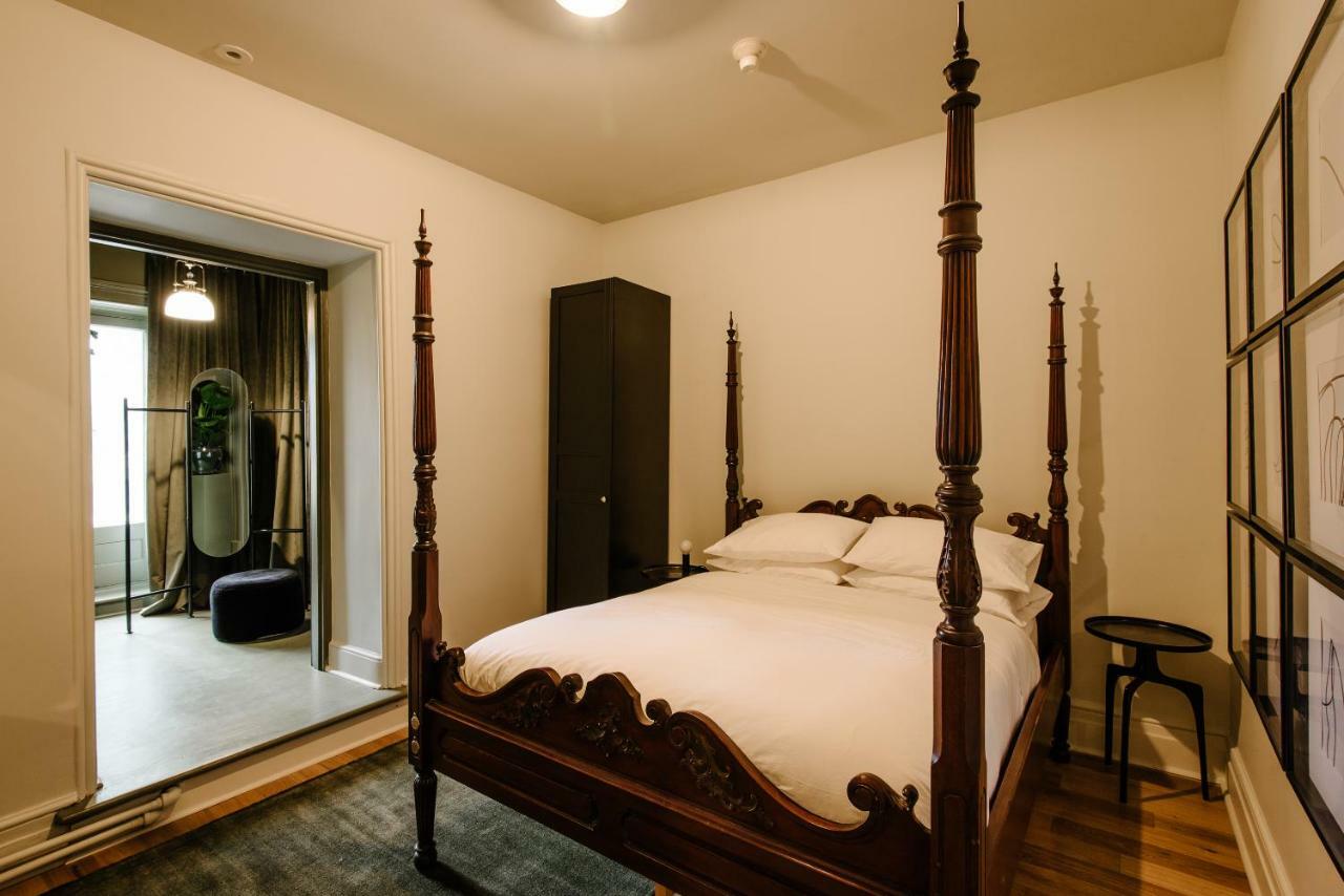 Deluxe Queen Room with Balcony