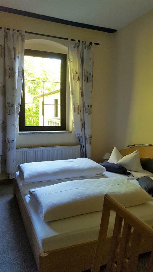 Doppelzimmer mit Gartenblick