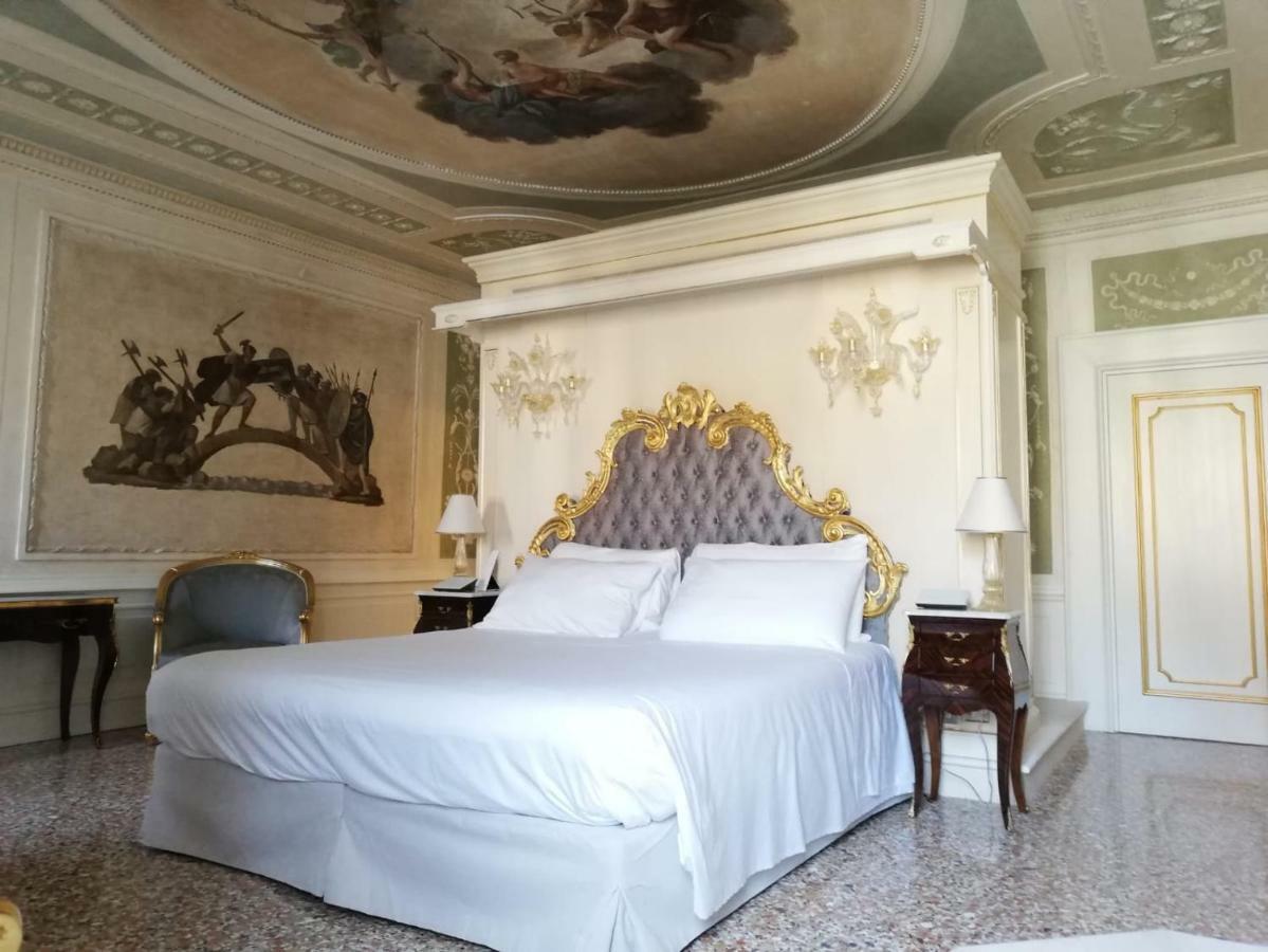 Junior Suite con Vista Canale