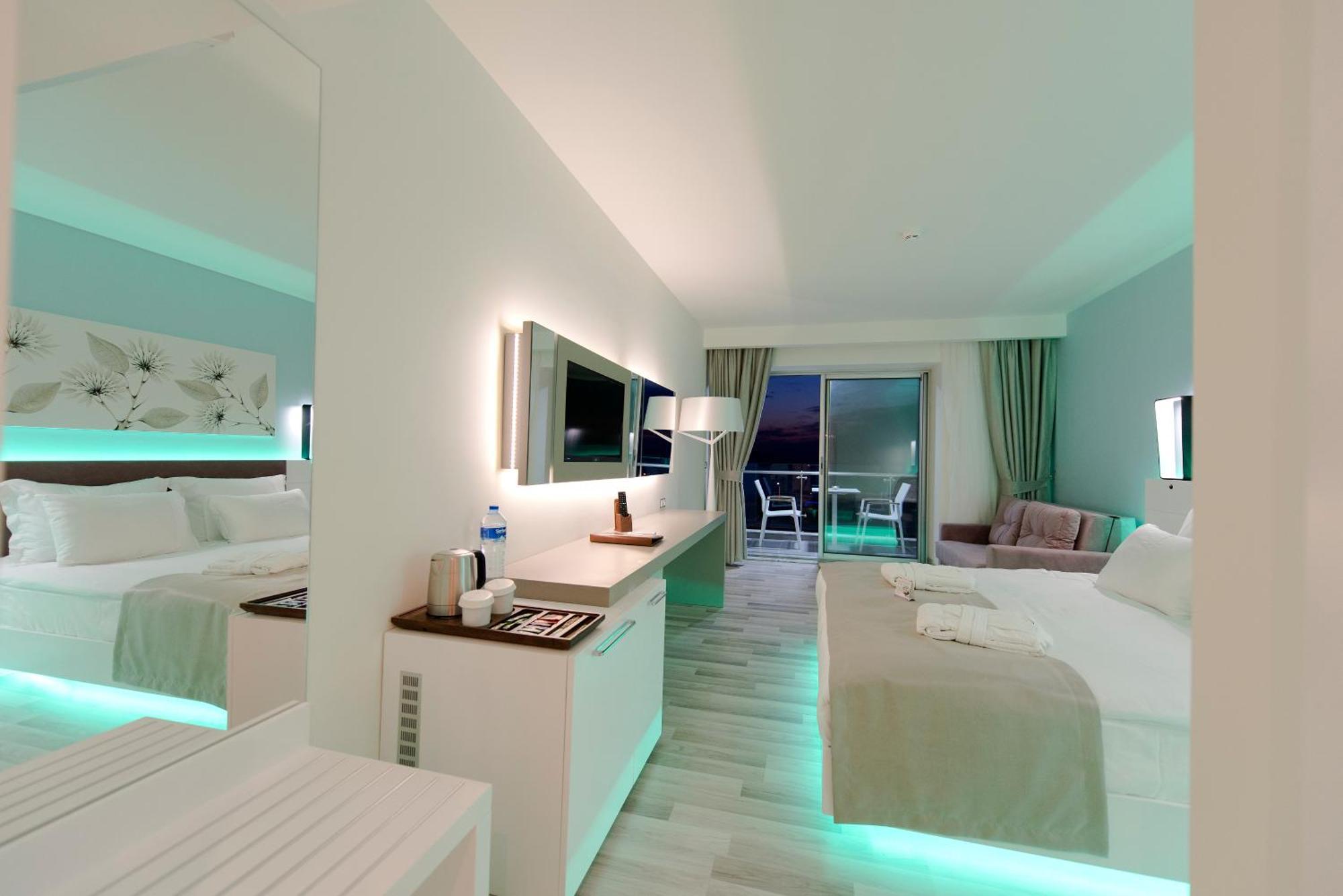 Deluxe Double Room with Sea View,1275324199:JPEG