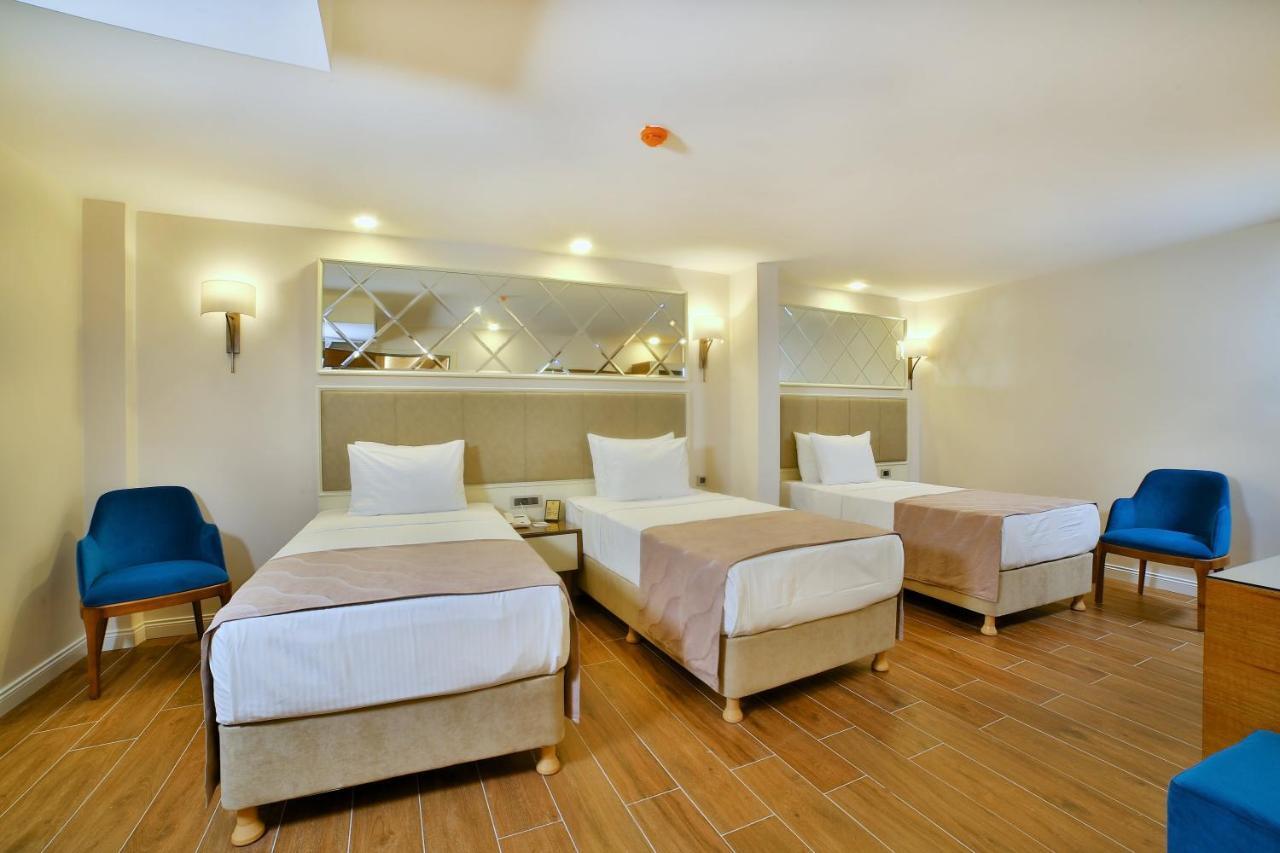 Triple Room,942381640:JPEG