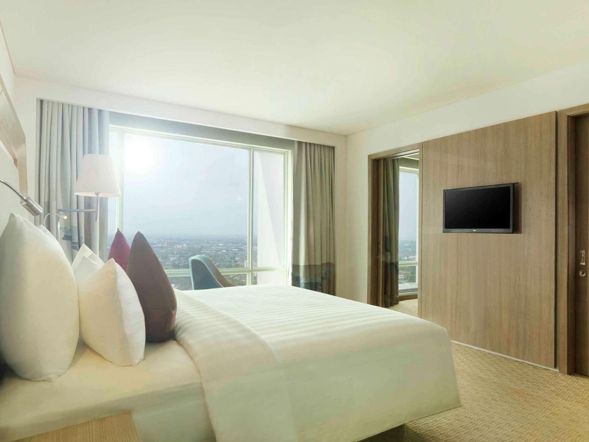 Executive Suite with Free Access to Club Lounge
