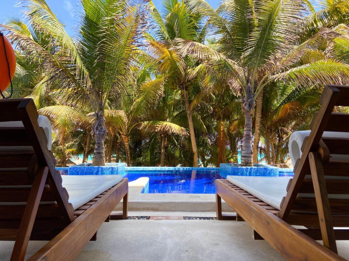 Habitación Deluxe con vistas al mar y acceso directo a la piscina