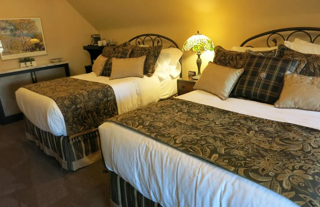 The Woodview Inn-1