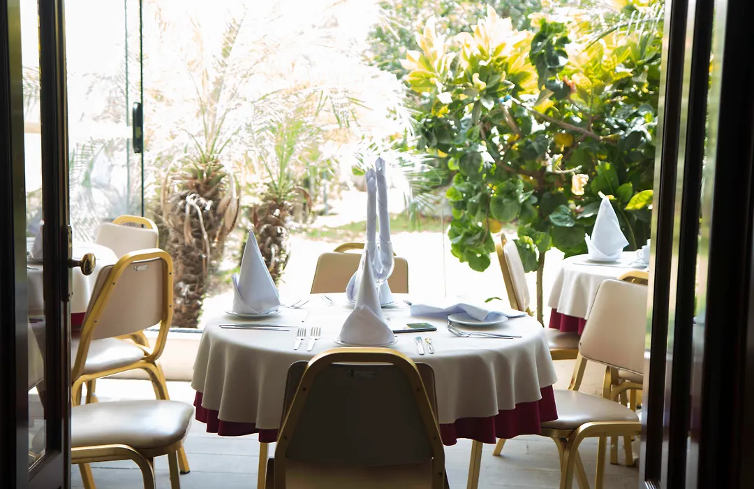 Garden Hotel-1