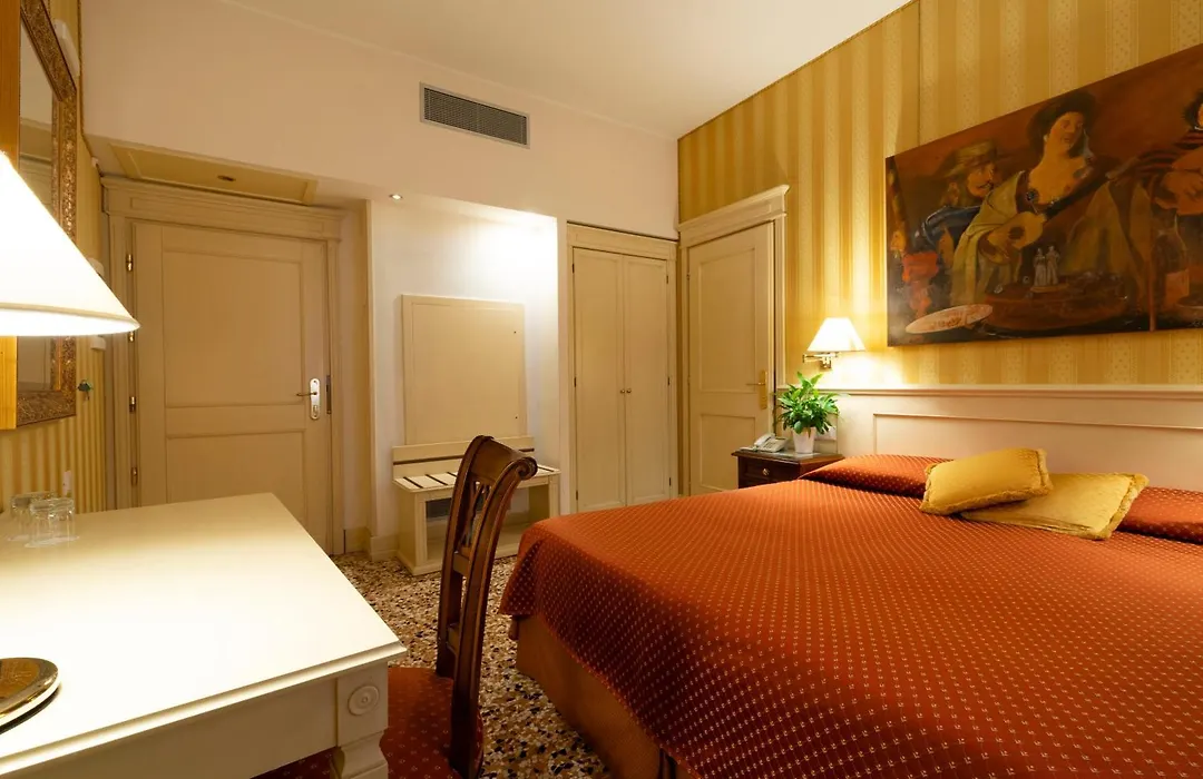 Hotel Bella Venezia-1