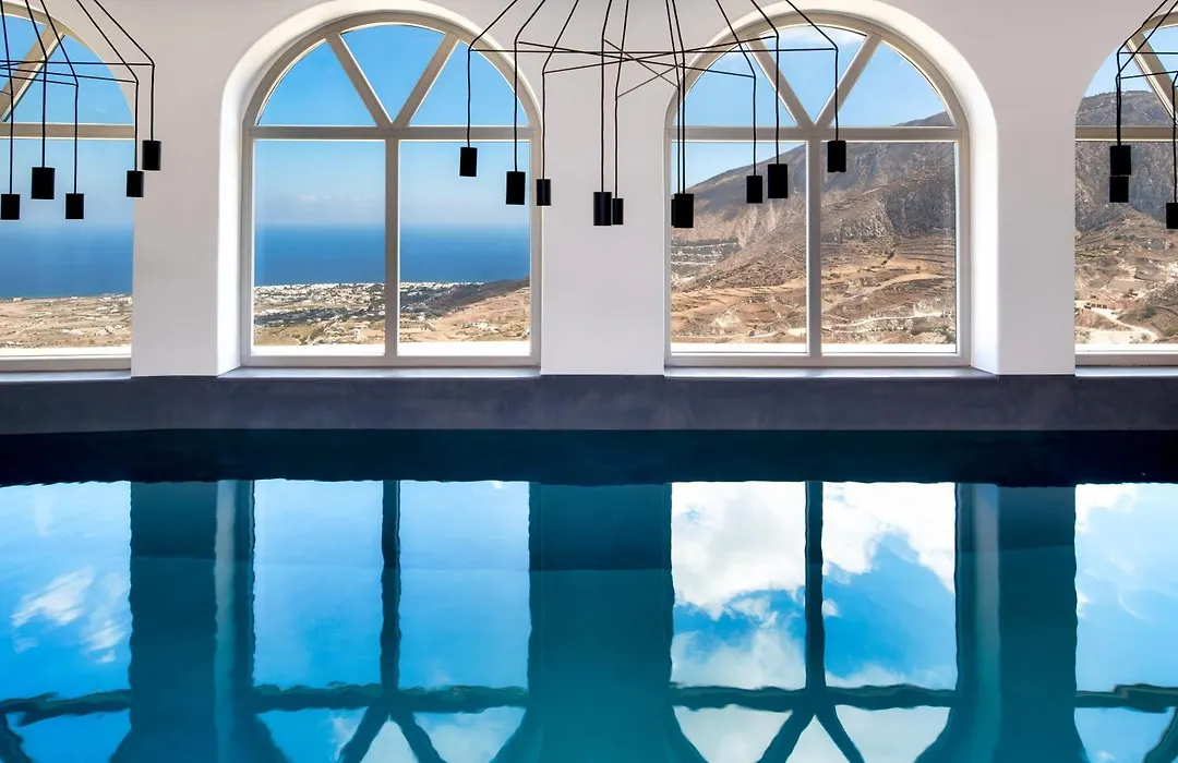 Skyfall Suites - Adults Only-1