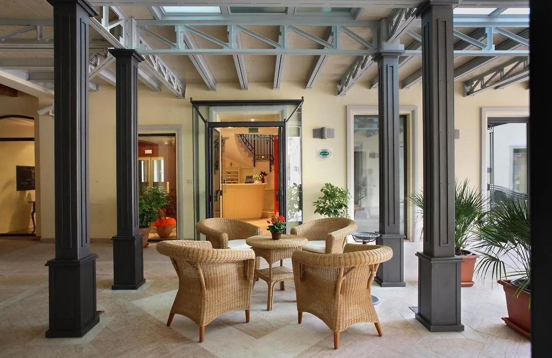 Casa Romagnosi-1