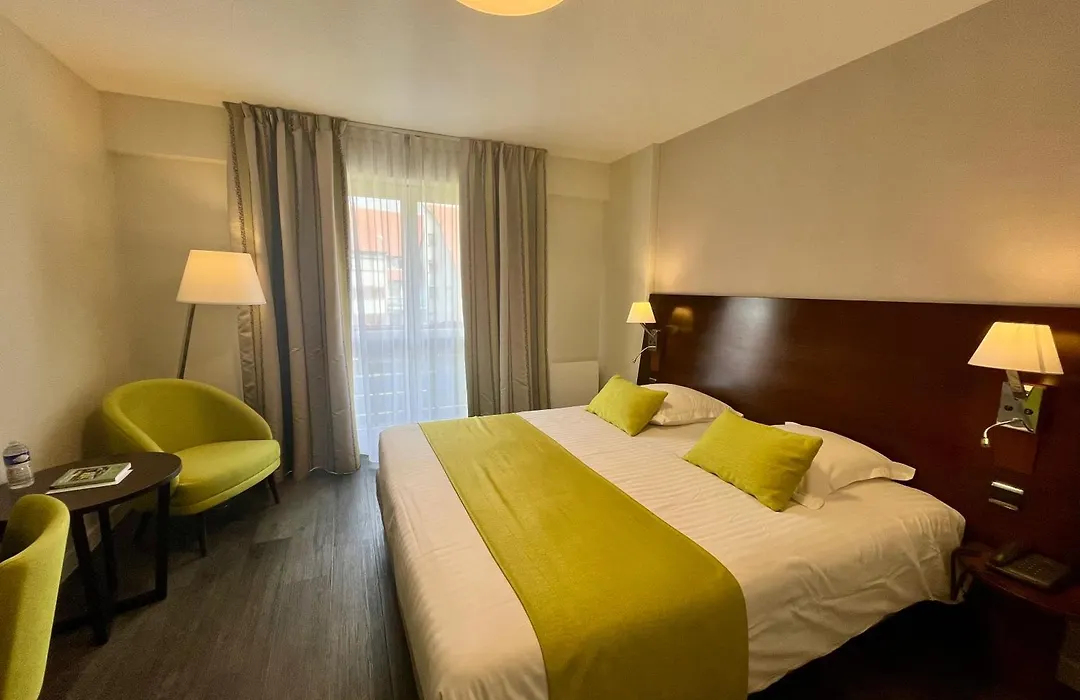 Logis Hotel Le Menestrel - Chambres Climatisees-1