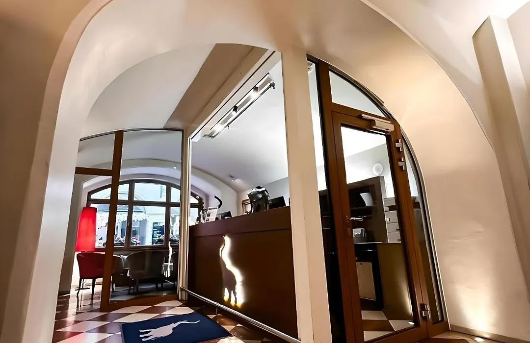 Hotel Elefant-1