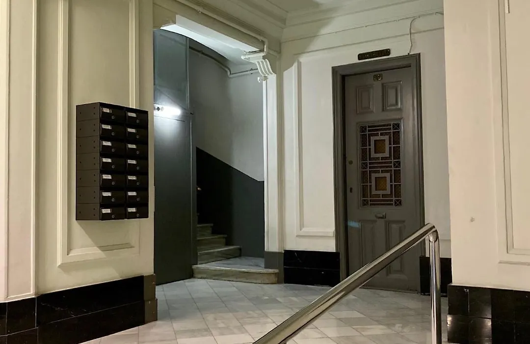 Hostal Madrazo-1