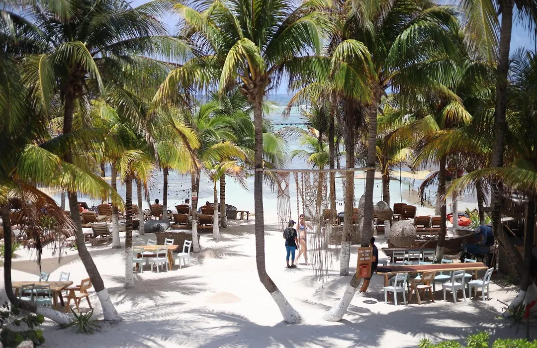 Noah Beach Hotel & Suites-1
