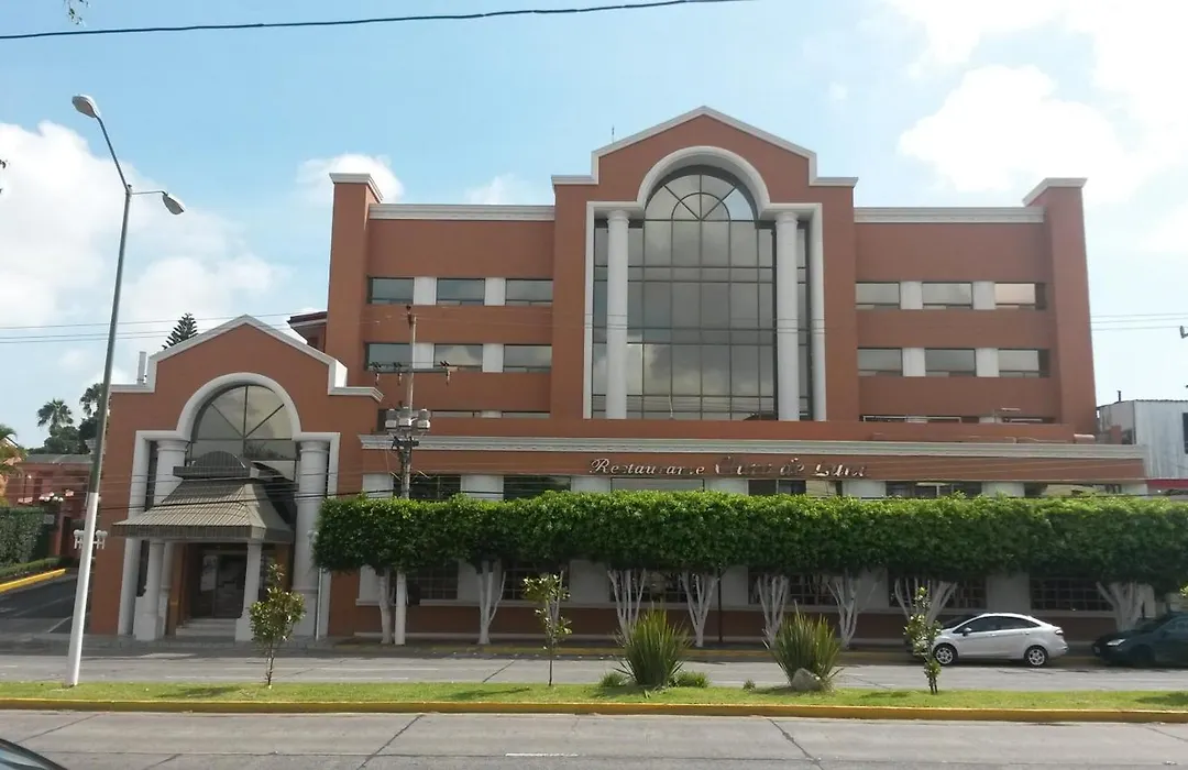Country Plaza-1