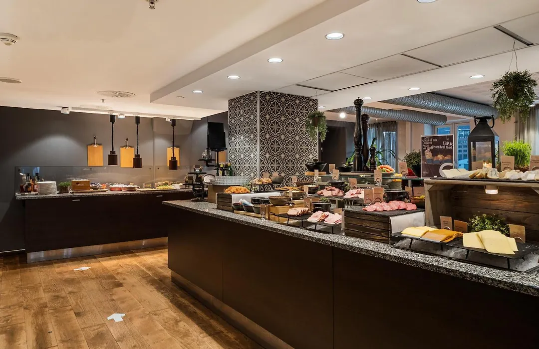 Clarion Hotel Admiral-1