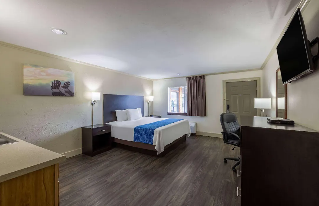 Travelodge By Wyndham Livingston-1