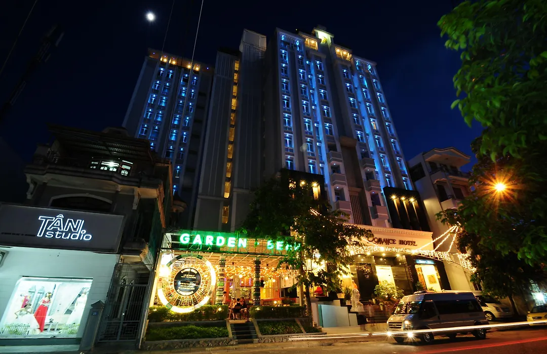 Romance Hotel-1