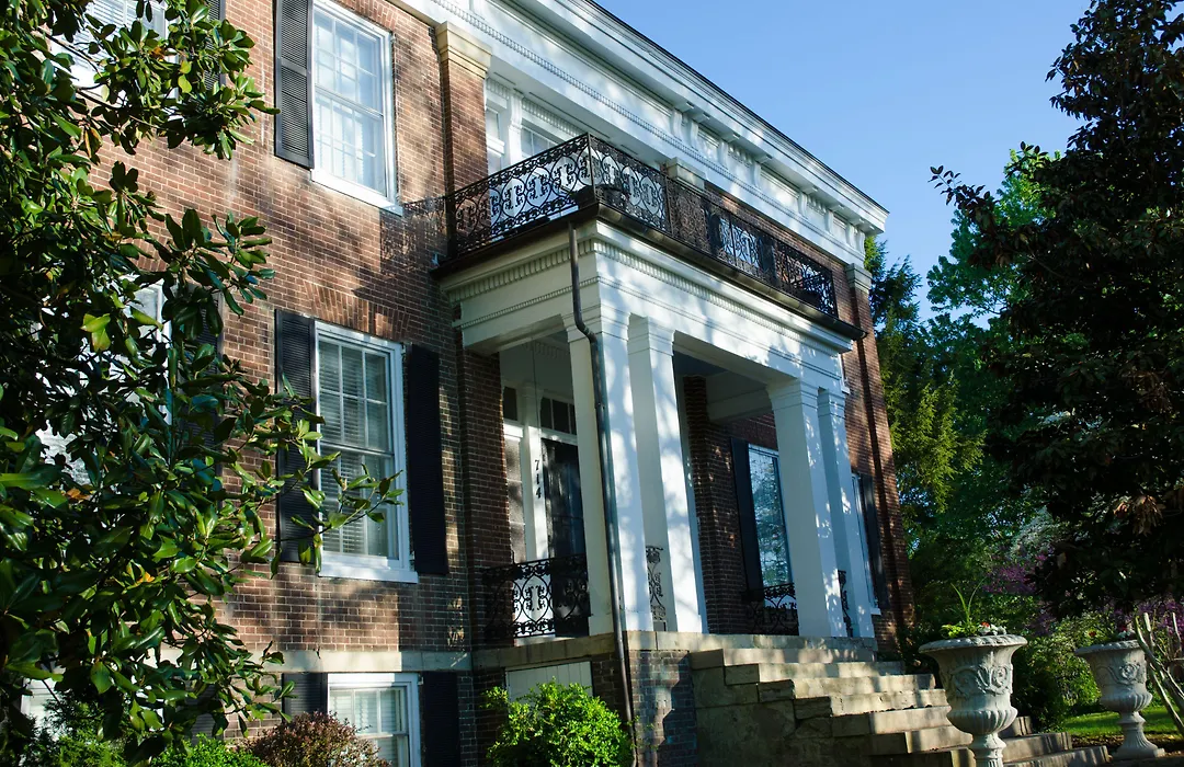 Bourbon Manor Bed & Breakfast Inn-1