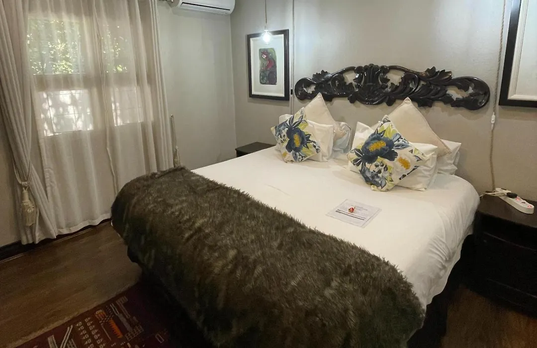 Oaklands Inn And Conference Centre-1
