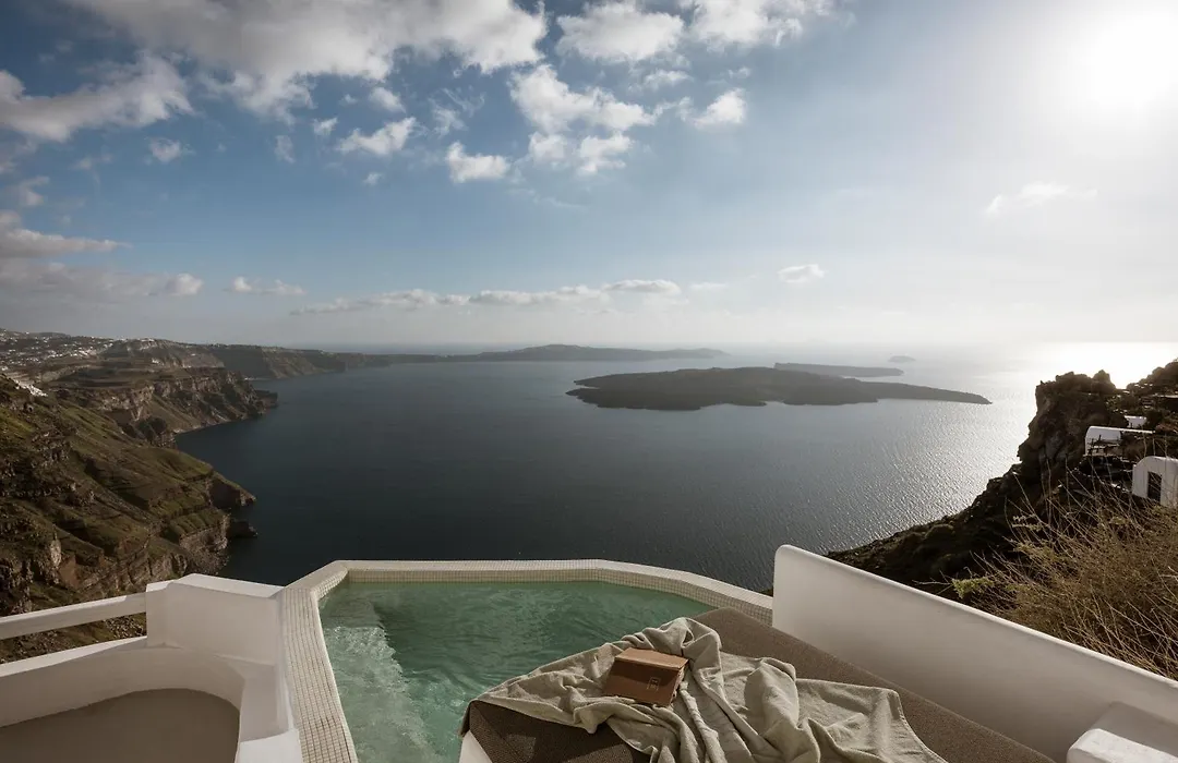 Aqua Luxury Suites By Nomee Hospitality Group-1