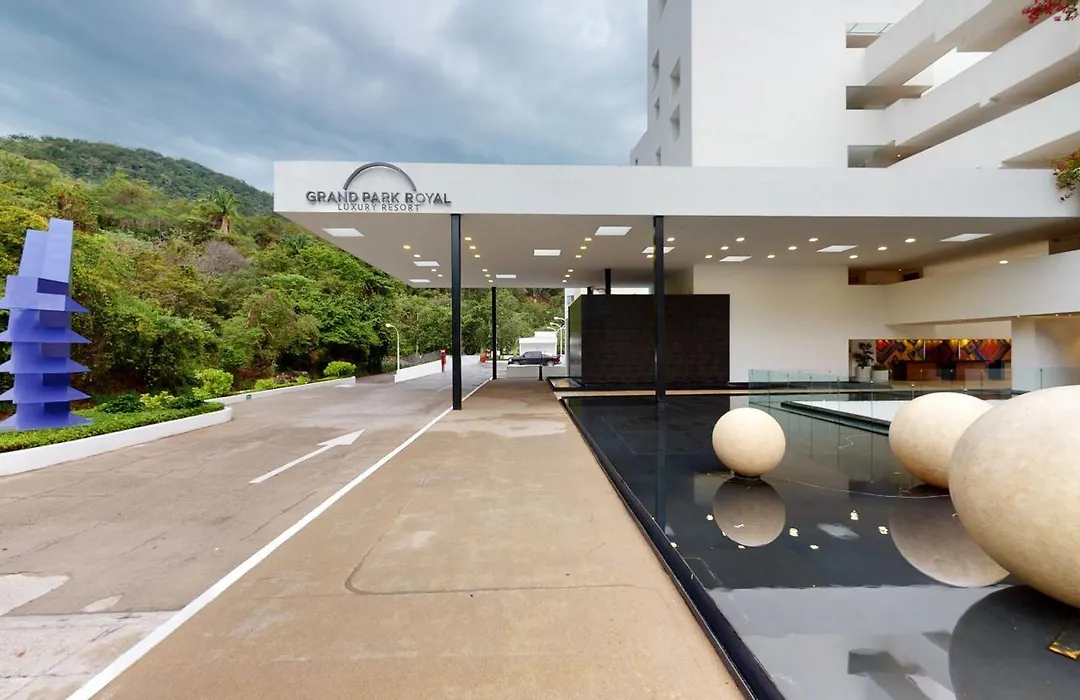 Grand Park Royal Puerto Vallarta-1