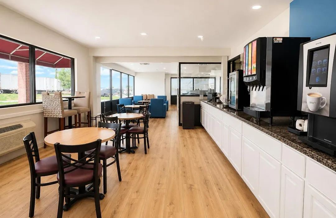 Days Inn By Wyndham Lake Point-1