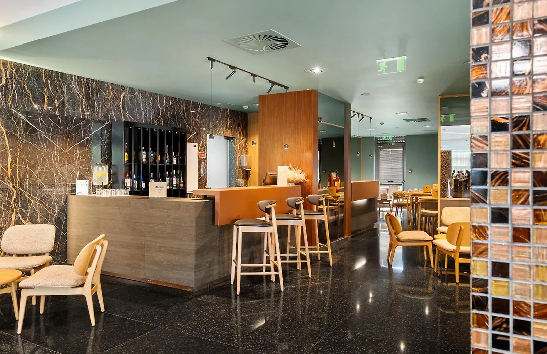 Axis Porto Business & Spa Hotel-1