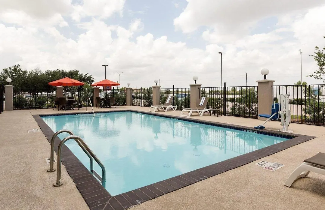 Comfort Suites Near Westchase On Beltway 8-1