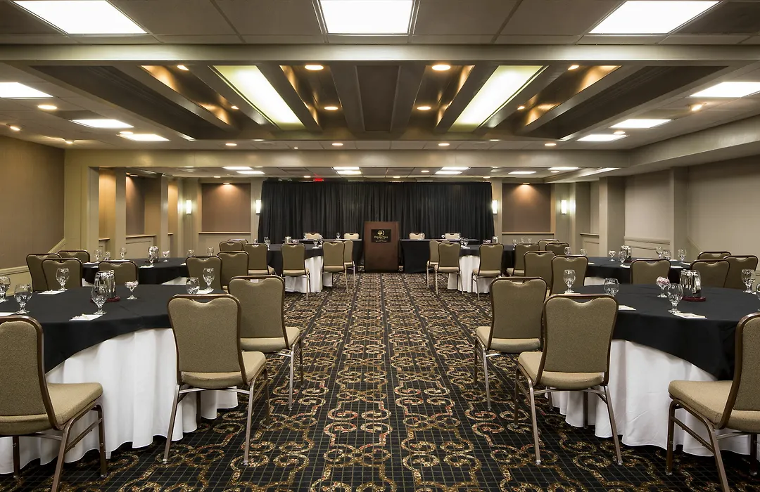 Doubletree By Hilton Hotel Raleigh - Brownstone - University-1