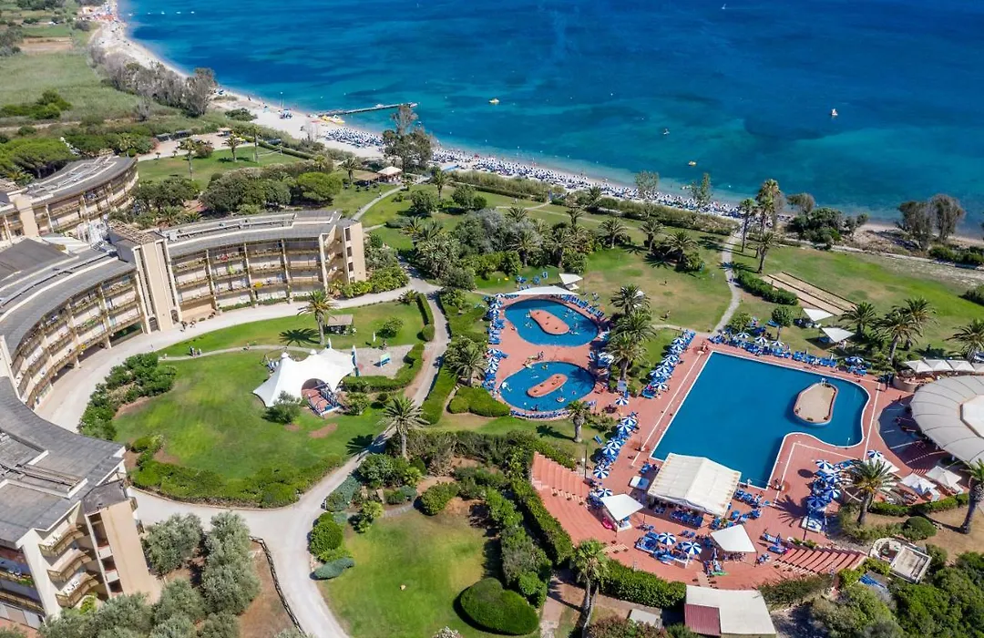 Hotel Baia Di Conte Club & Resort-1