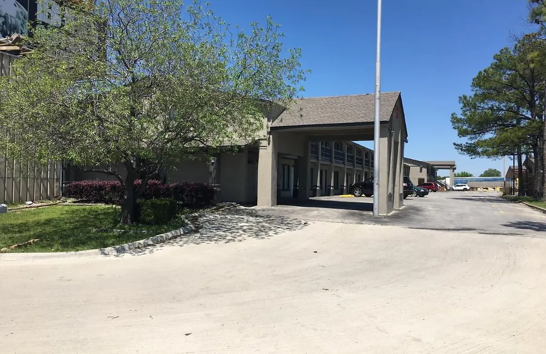 Quest Inn Weatherford-1