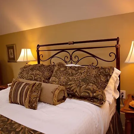 The Woodview Inn-2
