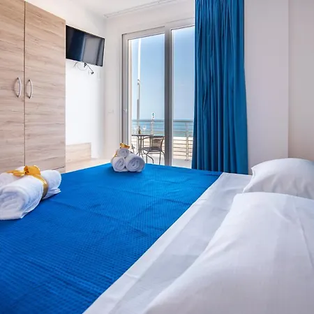 White Apartments & Spa-2