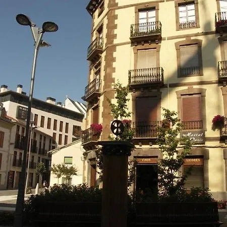 Hostal Paris-3