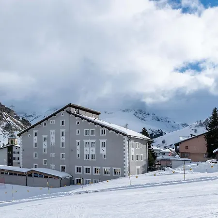 Hotel Grischuna-3