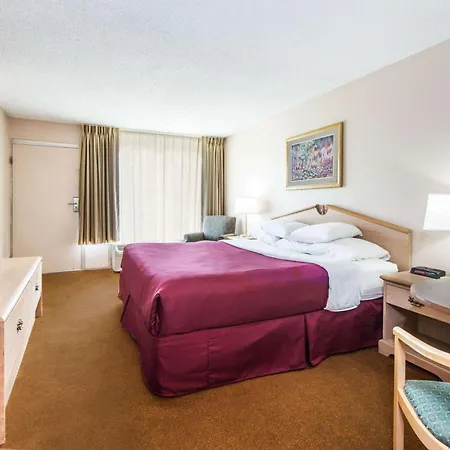Days Inn By Wyndham Elizabethtown-3