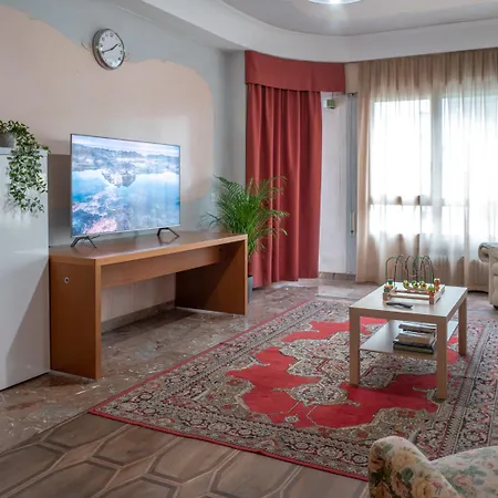 Guest House Train Station Venice - Atika & Atif-3