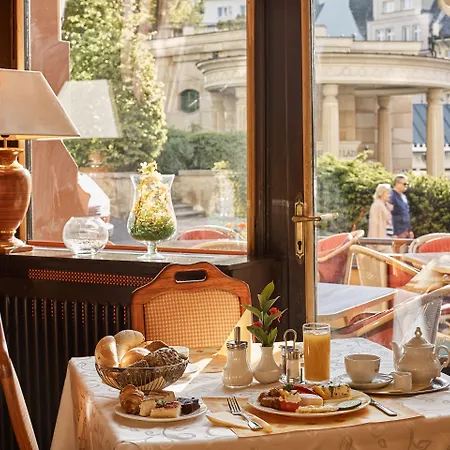 Hotel Romance-2