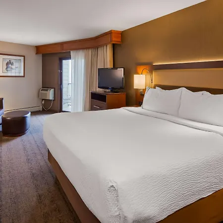 Best Western Plus Superior Inn-3