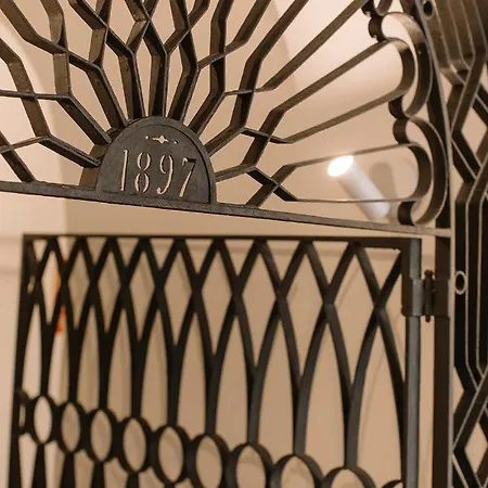 Castelar Palace By Seaward Suites-2