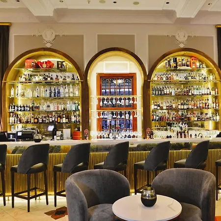 Taj Luxury Suite-2
