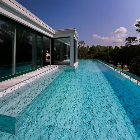 Villa Bauhaus Wellness Apart-Hotel-3