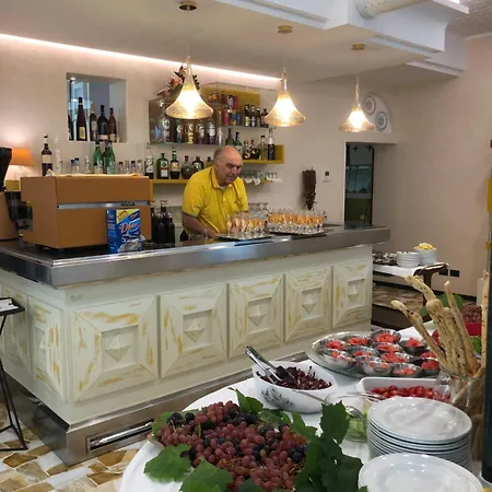 Hotel Lazzarini-3