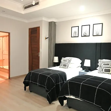 Villa Tasha Luxury Suites, Lanseria-2