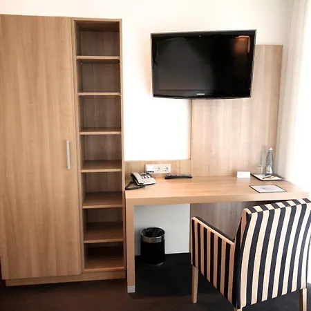 Go2Bed Hotel&Restaurant Weil am Rhein / Basel-3