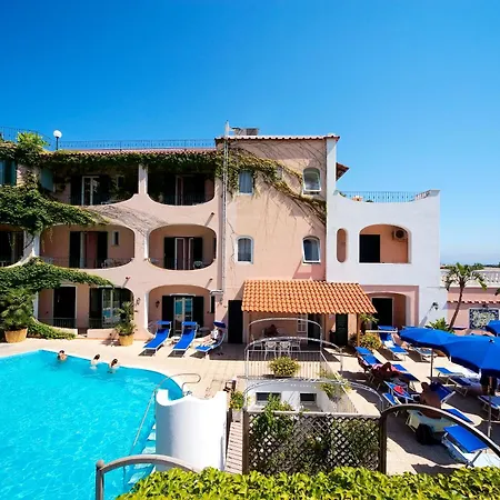 Hotel Bellevue Benessere & Relax-2