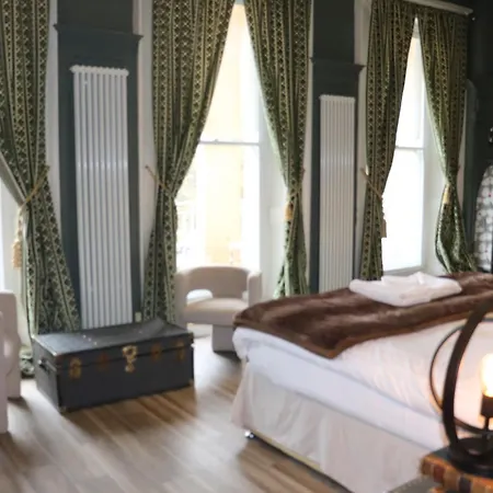 Rooms On The Prom-2