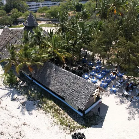 The New Big Tree Beach Resort-2