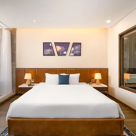 Golden Lotus Grand Da Nang - Panoramic Rooftop Bar & Daily Afternoon Tea-3