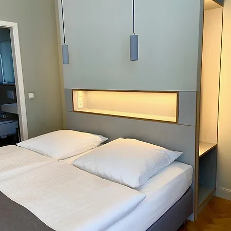Hotel 38-3