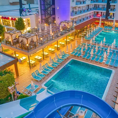 Club Big Blue Suit Hotel-2